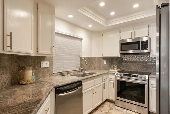 400 Lake 105, Huntington Beach, California 92648