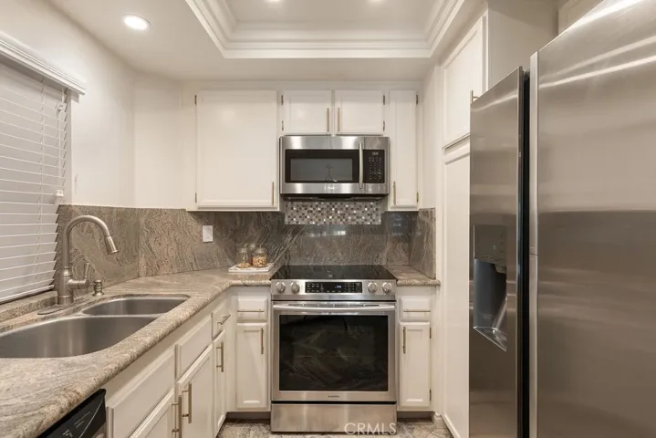 400 Lake 105, Huntington Beach, California 92648