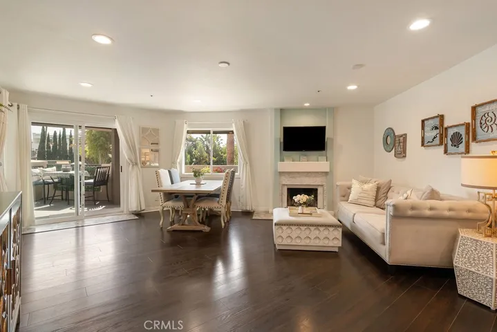 400 Lake 105, Huntington Beach, California 92648