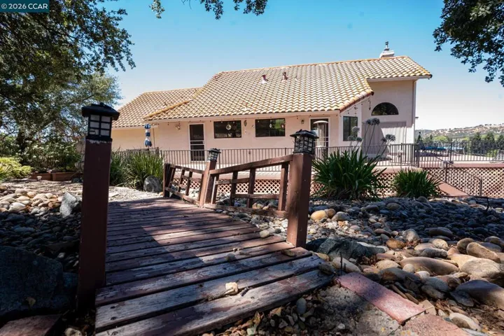 643 Old Course Ct, Valley Springs, California 95252