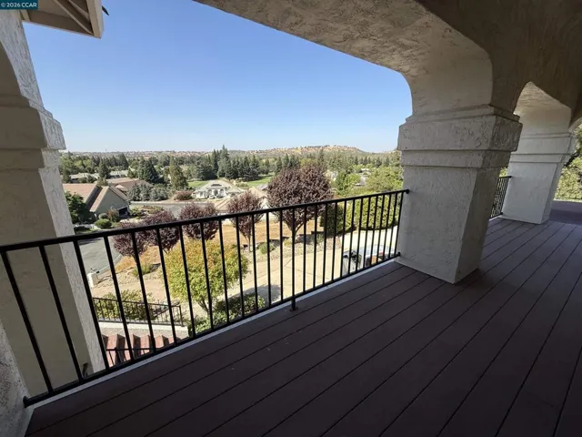 643 Old Course Ct, Valley Springs, California 95252