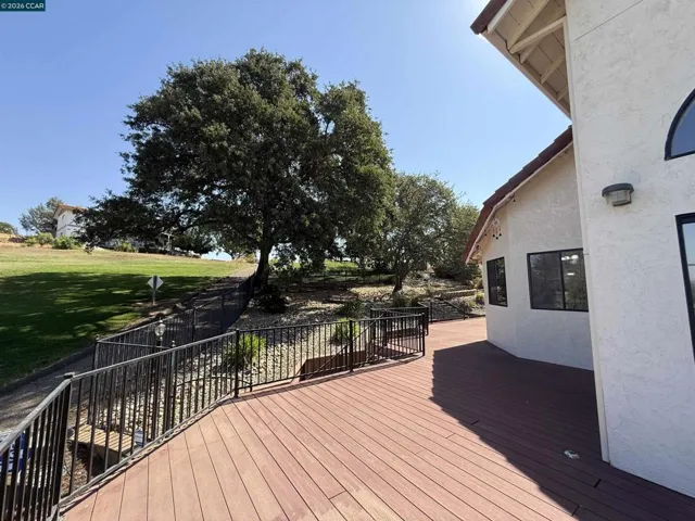643 Old Course Ct, Valley Springs, California 95252