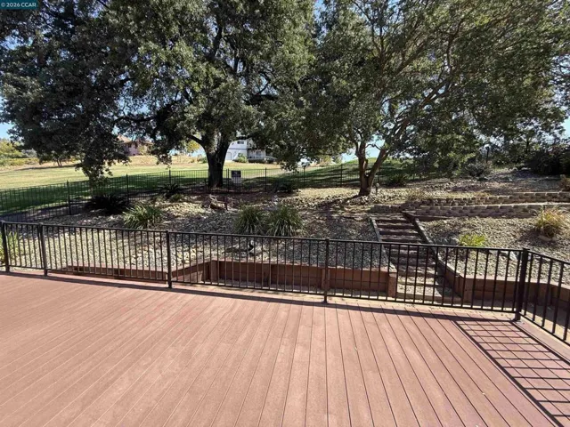 643 Old Course Ct, Valley Springs, California 95252
