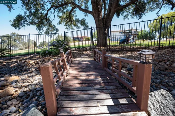 643 Old Course Ct, Valley Springs, California 95252