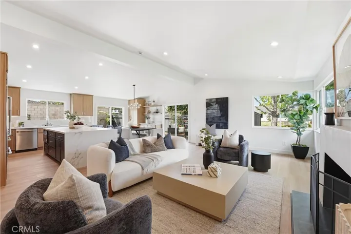 1713 Oahu Place, Costa Mesa, California 92626