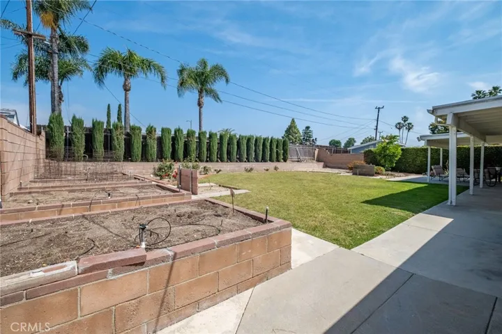 Here are five nice built-in planters, just waiting to be filled with vegetables, herbs and plants.