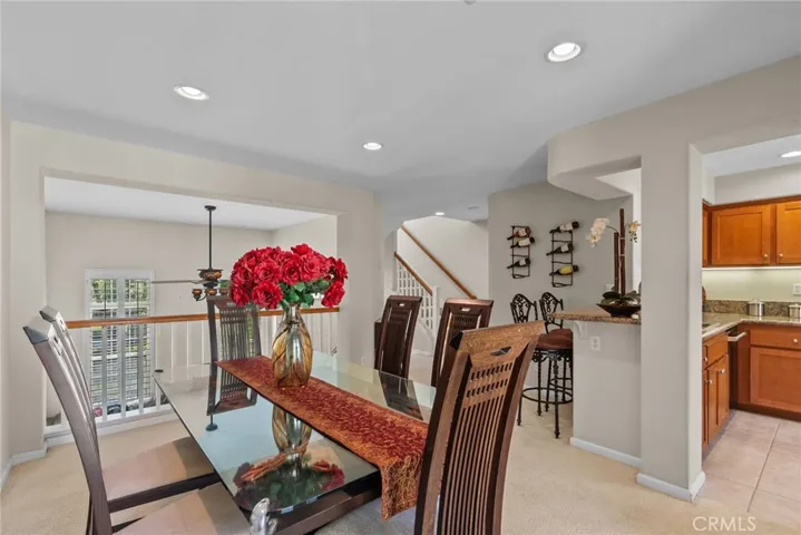 Dining to Kitchen