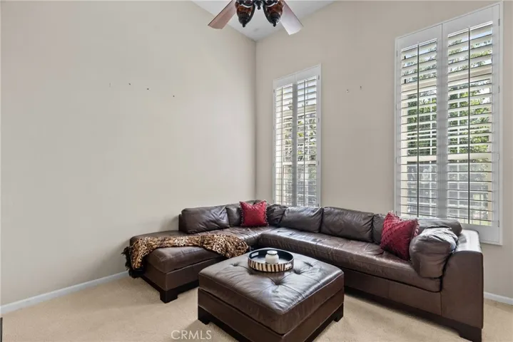 Living room 4