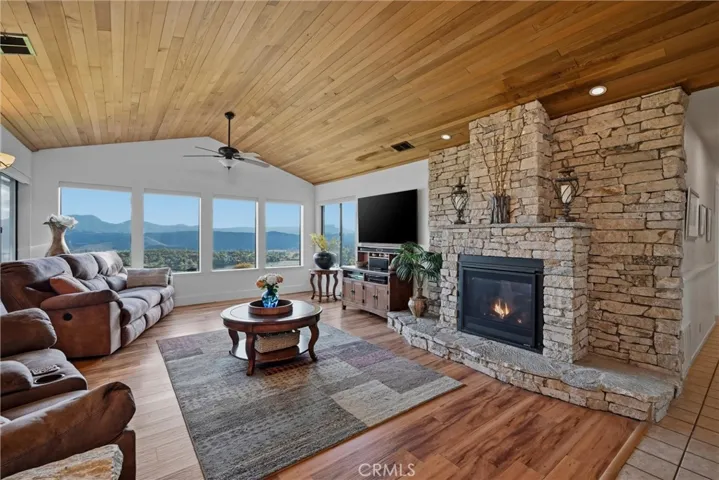 17372 Greenridge, Hidden Valley Lake, California 95467