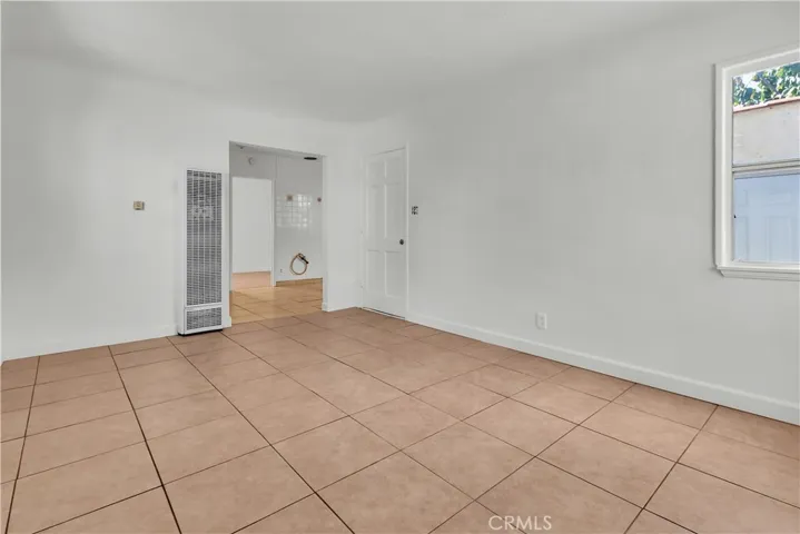 Back Unit Living Room