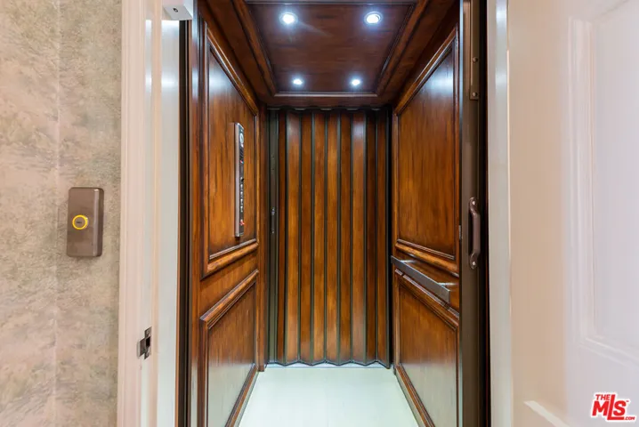 Elevator