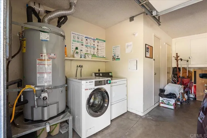 share with 4 units HOA maintains and manages it. easy app to pay for usage. $1.25 per load.