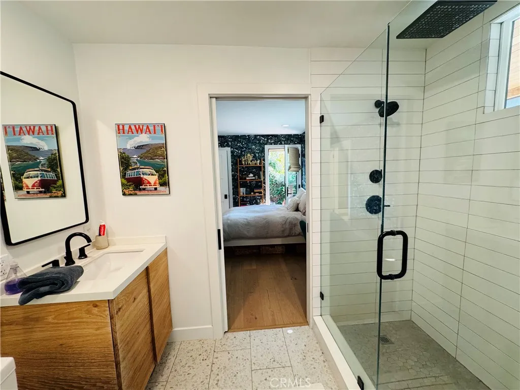 Downstairs Jack & Jill bath