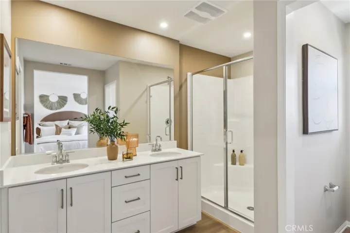 MODEL HOME
