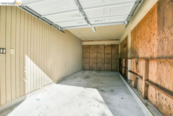 1 Car Garage