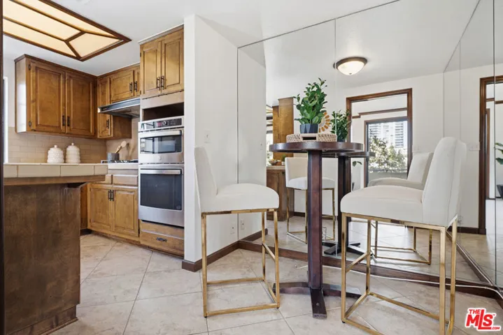 Breakfast Nook/Kitchen