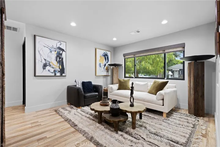 17929 Martha Street, Encino, California 91316