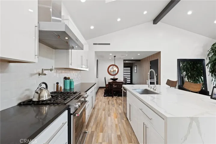 17929 Martha Street, Encino, California 91316