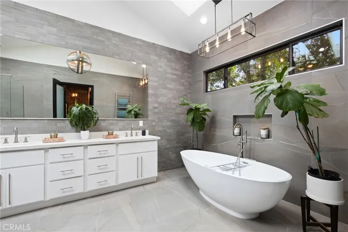 17929 Martha Street, Encino, California 91316