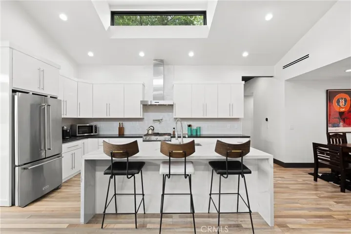 17929 Martha Street, Encino, California 91316