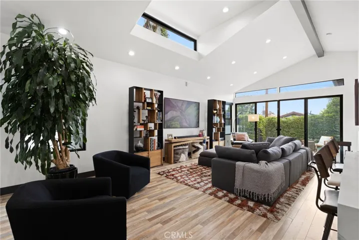 17929 Martha Street, Encino, California 91316