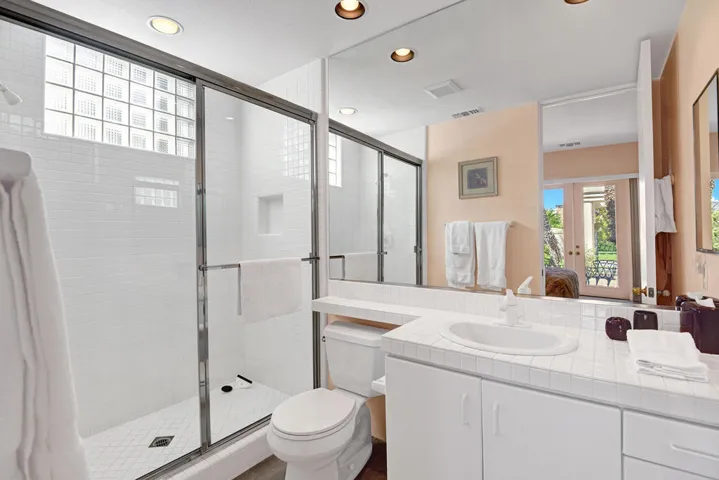 BEDROOM 1 BATHROM.jpg mls