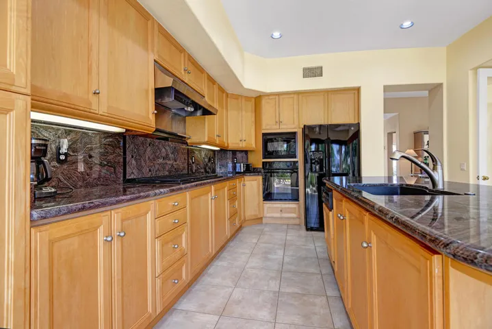 KITCHEN TIGHT.jpg mls