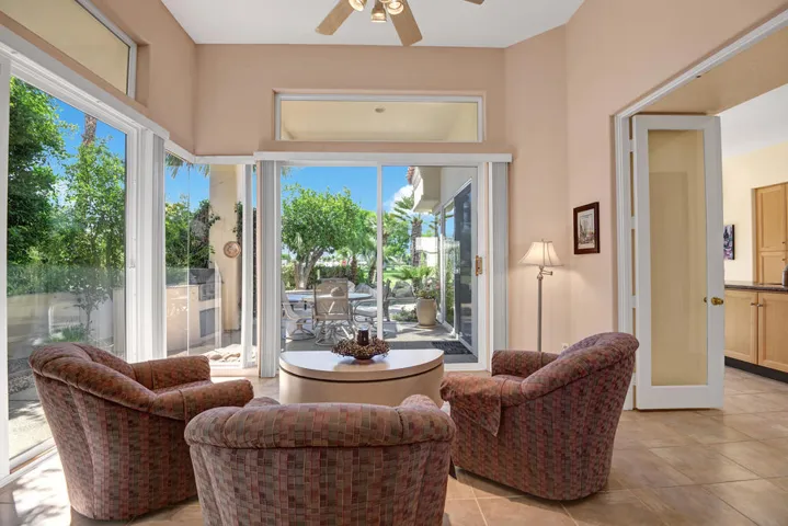 SITTING AREA.jpg mls