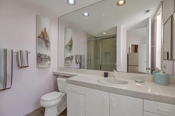 BEDROOM 2 BATHROOM.jpg mls