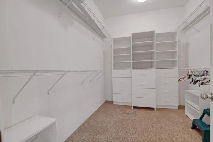 PRIMARY CLOSET.jpg mls