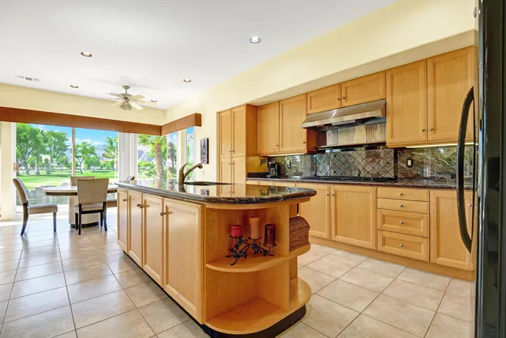 KITCHEN.jpg mls