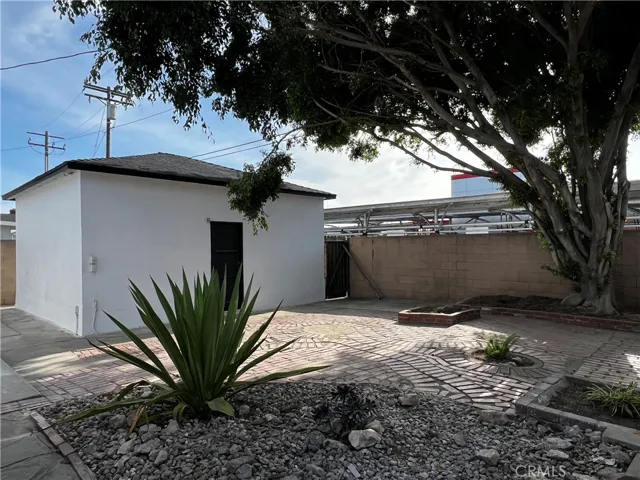 Detached Garage