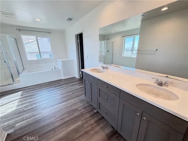 Main bathroom