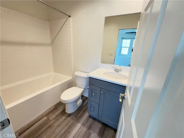 bedroom #4 Private bathroom