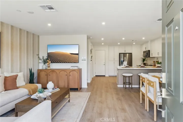 MODEL HOME