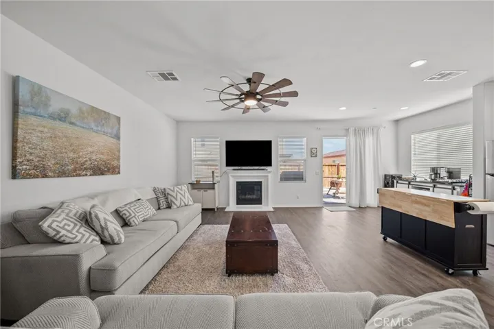 2836 La Calle Audaz, Rosamond, California 93560