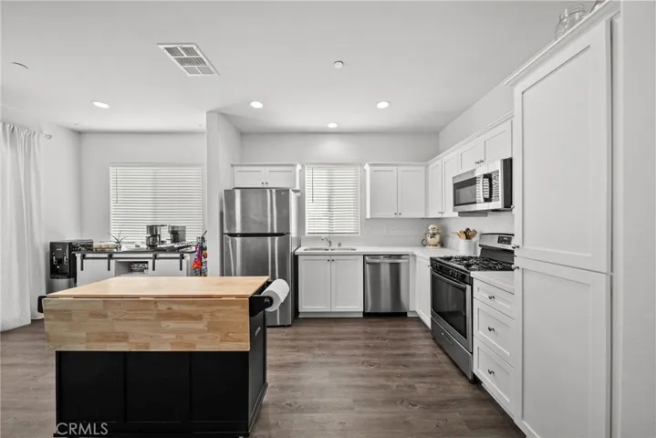 2836 La Calle Audaz, Rosamond, California 93560