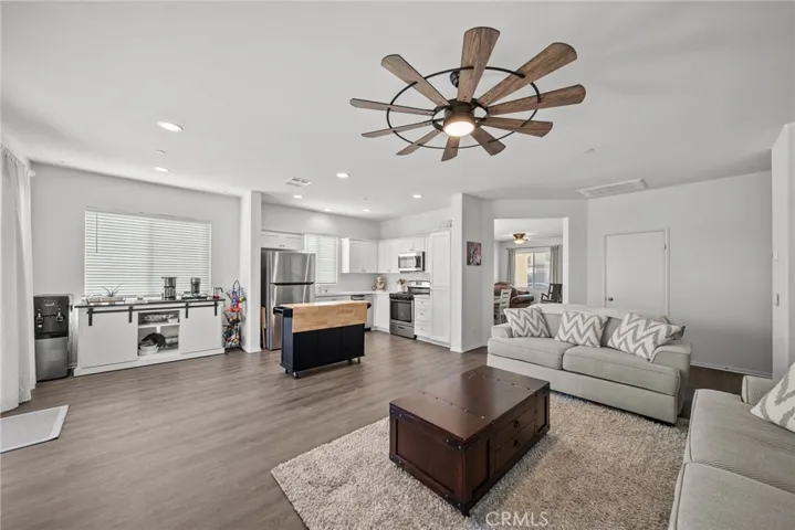 2836 La Calle Audaz, Rosamond, California 93560