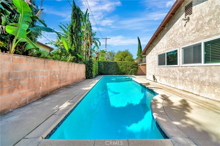 19716 Hatton Street, Winnetka, California 91306