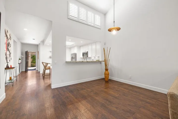 Family Room to kitchen