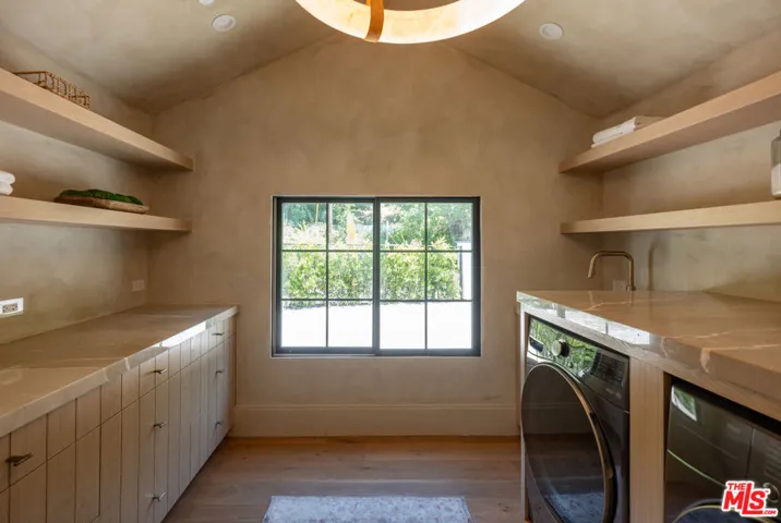 18001 Boris Drive, Encino, California 91316