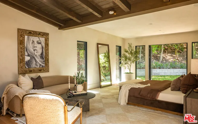 18001 Boris Drive, Encino, California 91316
