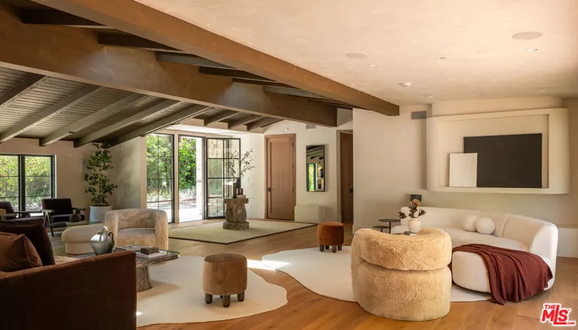18001 Boris Drive, Encino, California 91316