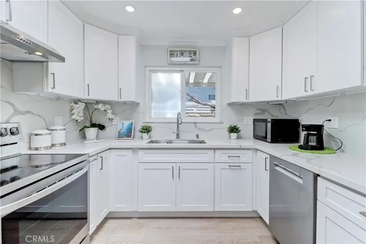 2305 Via Puerta, Laguna Woods, California 92637