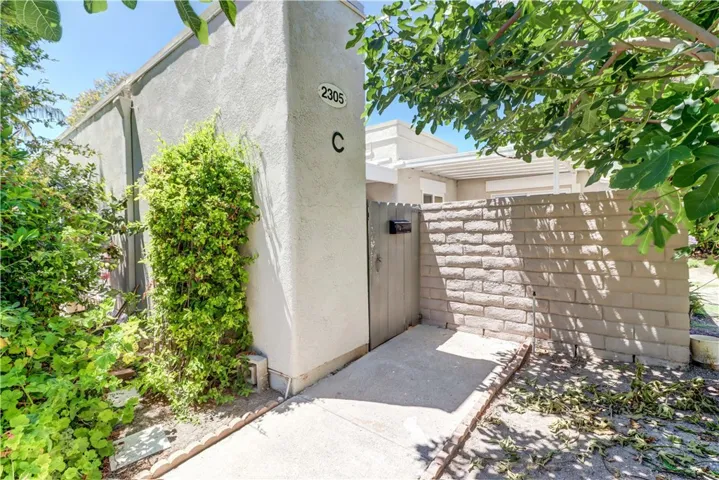 2305 Via Puerta, Laguna Woods, California 92637