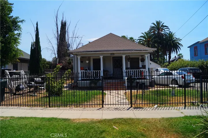 2944 6th, Riverside, California 92507