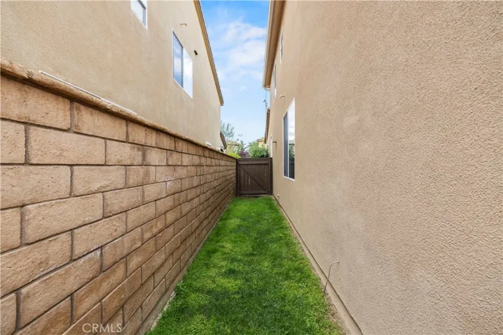 28940 Mirada Circulo, Valencia, California 91354