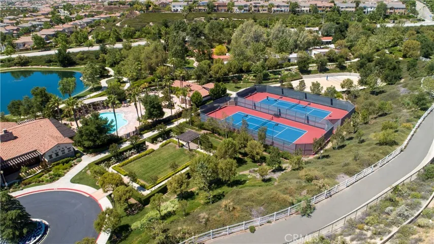 28940 Mirada Circulo, Valencia, California 91354