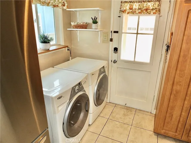 Side by side laundry