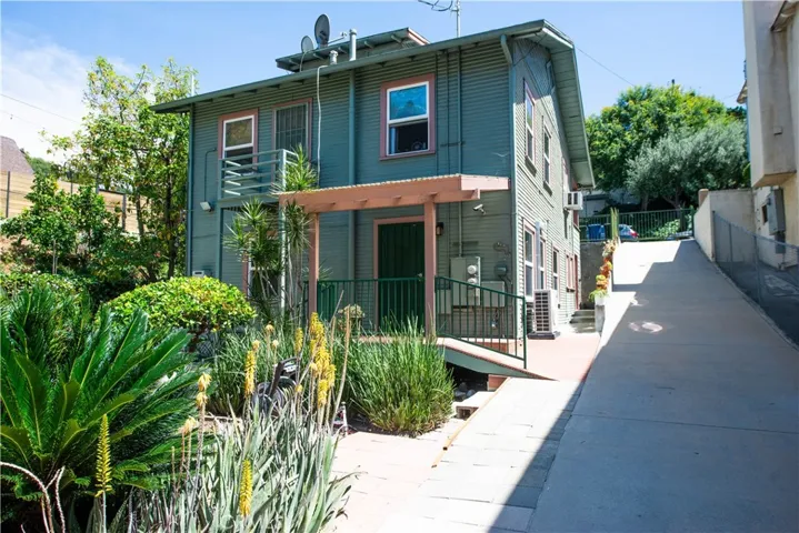 1639 Redcliff 1/2, Los Angeles, California 90026